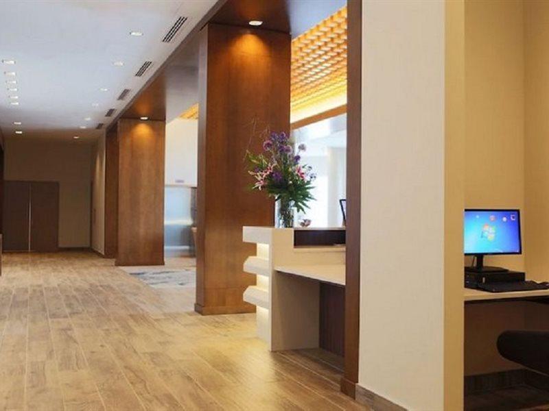 Grey Eagle Resort YYC Dış mekan fotoğraf