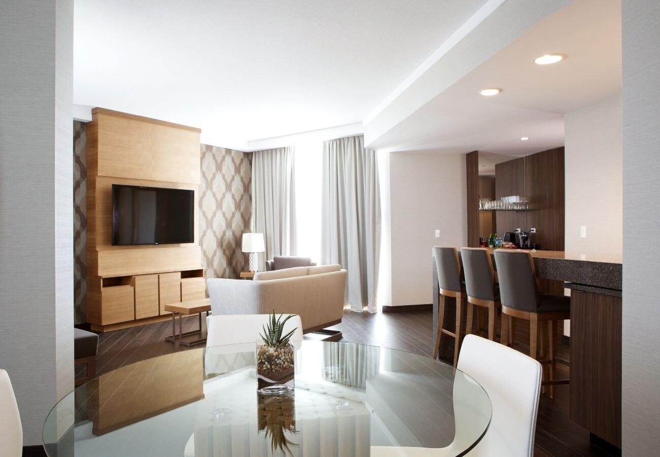 Grey Eagle Resort YYC Dış mekan fotoğraf