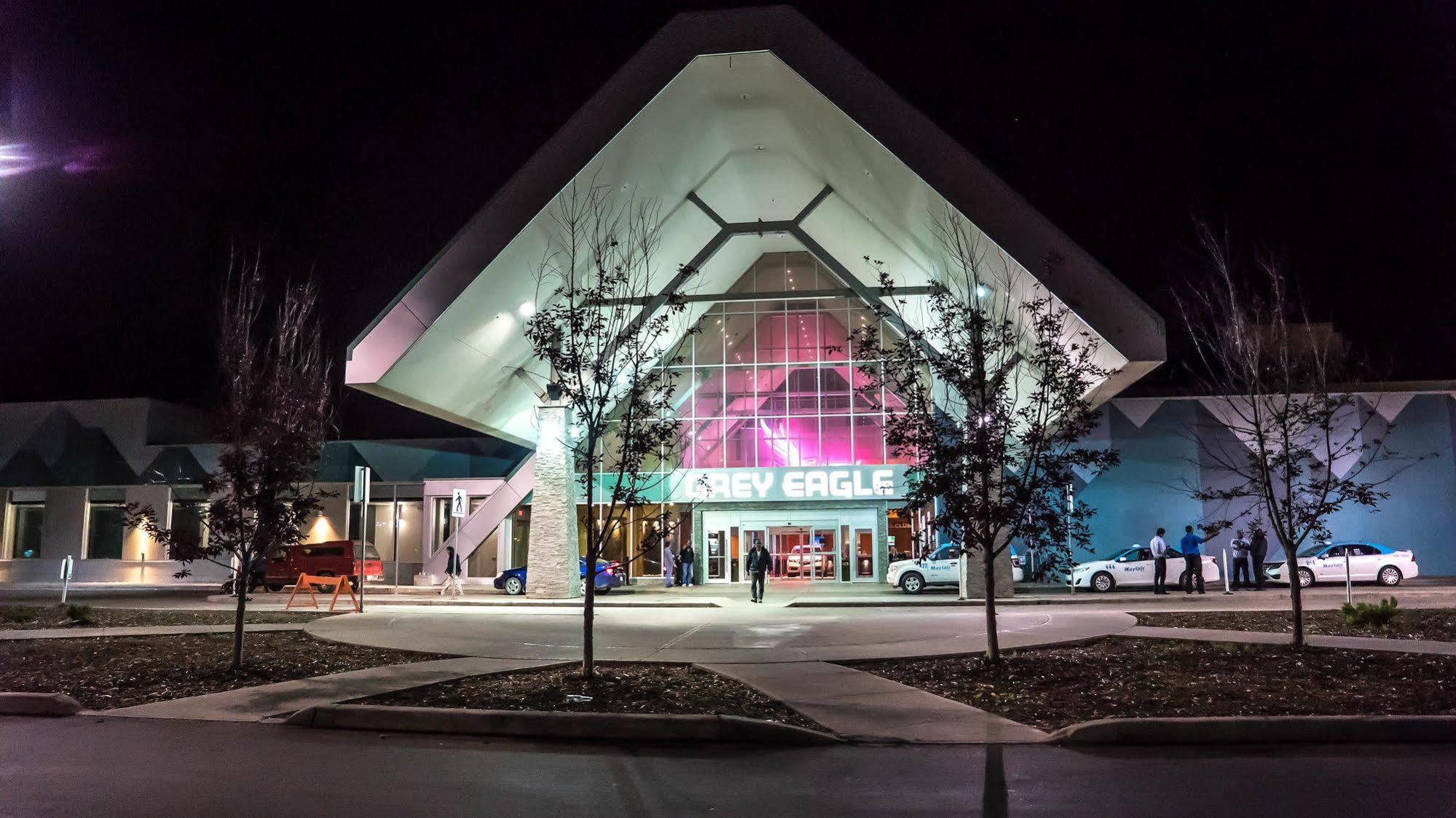Grey Eagle Resort YYC Dış mekan fotoğraf